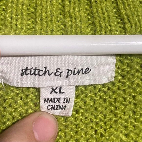 Green and white houndstooth pattern sweater dress - Picture 3 of 3